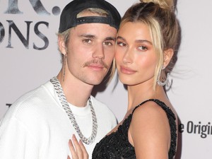Justin Bieber és Hailey Bieber elválaszthatatlanok voltak a vörös szőnyegen