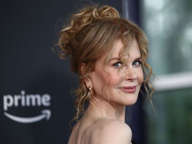 Nicole Kidman ruhája maga az előkelő meztelenség