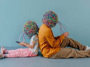 Lehetséges ma még képernyők nélkül gyereket nevelni vagy ne is próbálkozzunk?