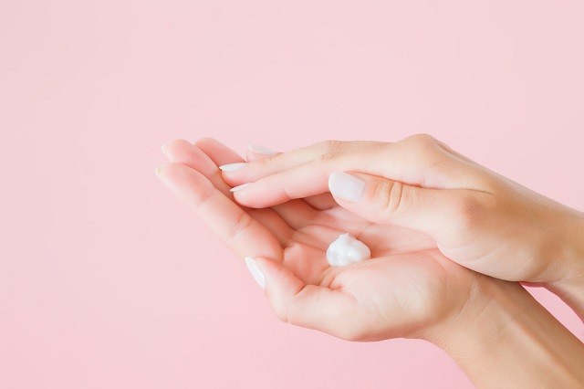 Mennyei illatokkal és természetes összetevőkkel menti meg a Lush a kiszáradt kezeket: megérkeztek a Handcare Kitek!