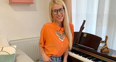 Szülei kedvenc ruhadarabjait választotta mára Titanilla