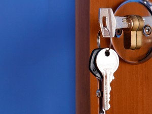 Szakértők figyelmeztetnek: Soha ne hagyd a kulcsot éjszakára a zárban!