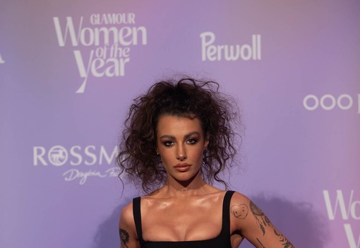 Sydney van den Bosch pucérruhájától Kulcsár Edina kerekedő pocakjáig - mutatjuk a 2024-es GLAMOUR Women of the Year gála legelképesztőbb megjelenéseit