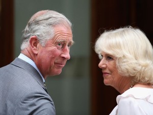 Károly király és Kamilla királyné külön ágyban alszanak, de nem csak erről hallgat mélyen a királyi család