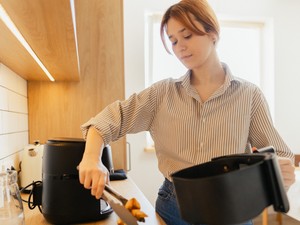 3 dolog, amit soha, semmilyen körülmények között ne tegyél az airfryerbe