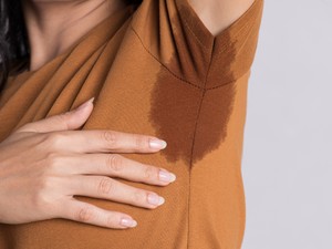 Nem csak a hőségben csorog rólad a víz? Komolyabb oka is lehet