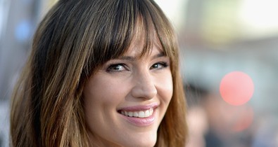 Jennifer Garner egy csirkét sétáltat pórázon! Micsoda háziállat!