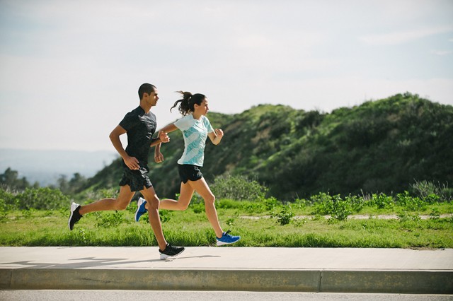 Folytatódik a száguldás, az Asics új, könnyű súlyú futócipője lendületet visz futóedzéseidbe
