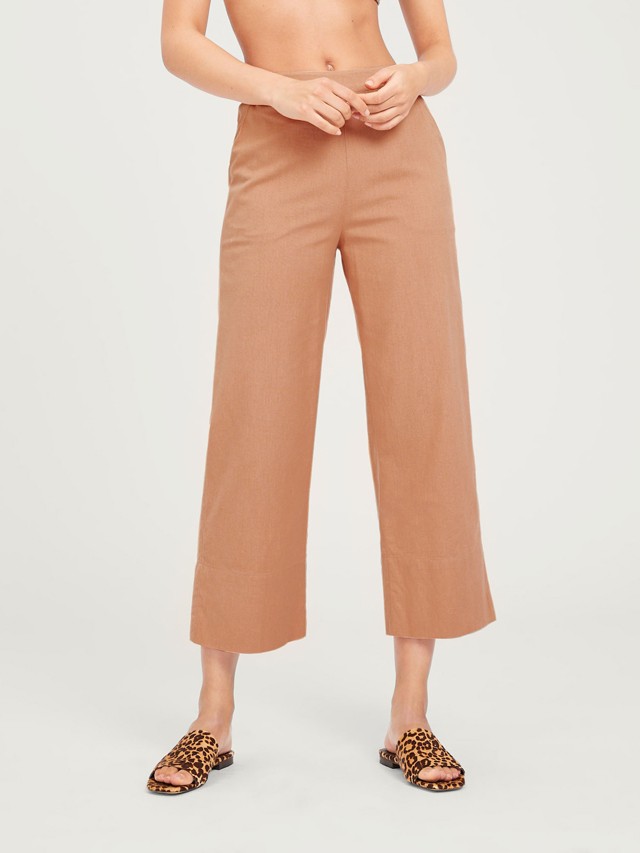 Nadrág `Soyara` ABOUT YOU 16 490 Ft helyett 11 490 Ft