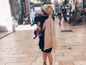 Meyer Eszter-Virág barátnőjével kezdi a hetet