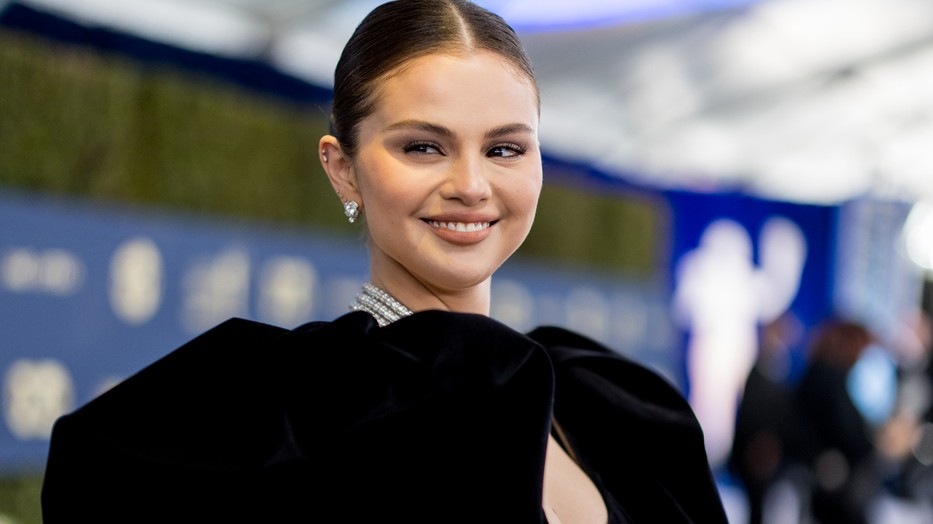 Selena Gomez köszöni szépen, sminkkel és anélkül is fantasztikusan érzi magát a bőrében