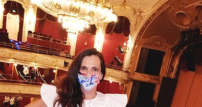 Jeremcsuk Edina színházi szettjét látnod kell