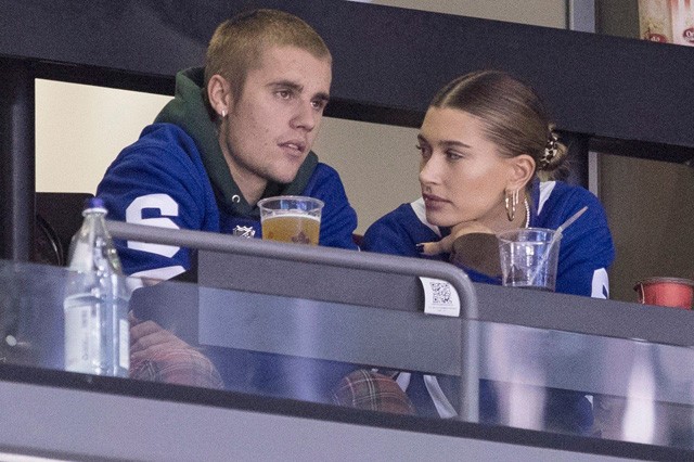Ciki! Justin Bieber Selena Gomez zenéjére táncol a felesége, Hailey Baldwin társaságában