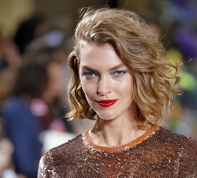 göndör, göndör haj, lokni, taylor hill, frizura, nyári frizura