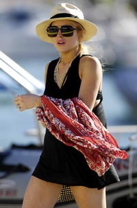 lindsay-lohan-200x-d000055801400534394a4.jpg