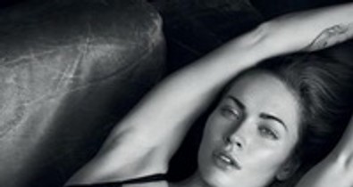 Megan Fox Armaniban a kulisszák mögött
