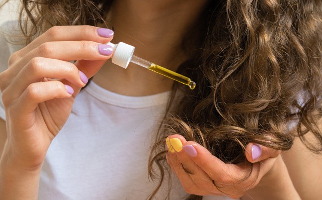 Töredezett a hajad? Így hozd rendbe természetes módon!