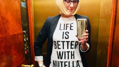 Krug Emília mai pólójának szívünkből szóló üzenete van!