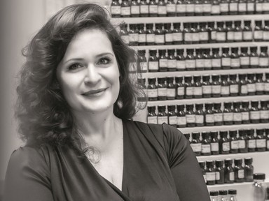 Egy évszázadok óta férfiak uralta szakmában egy női parfümőr hátrányból indul - beszélgetés Minya Viktróriával