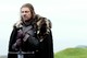 Trónok harca – Ned Stark lefejezése (1. évad) volt az első olyan pillanat, ami megmutatta, hogy ebben a sorozatban senki sincs biztonságban. 