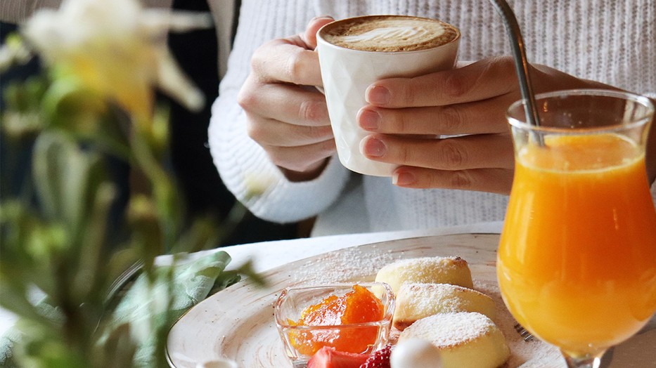 Ártalmatlannak tűnhet, de a kávé és a narancslé a lehető legrosszabb kombináció - elmagyarázzuk az okát