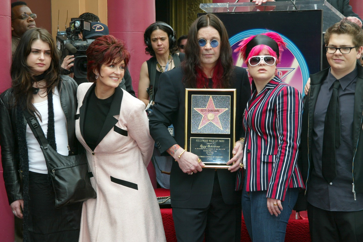 Extrém stílusának és frizuráinak, valamint őszinte és karakteres személyiségének köszönhetően Kelly-re hamar felfigyelt a közönség, és a családja egyik legnépszerűbb tagja lett.  