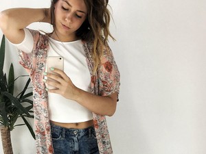 Rella számára elengedhetetlen a tökéletes farmer!