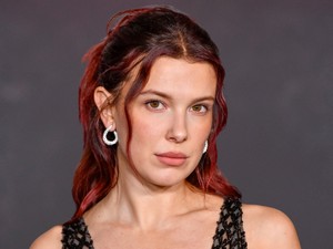 Millie Bobby Brown pucérruhájától azonnal zavarba jössz, csak úgy ordít belőle a meztelenség