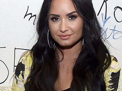 Szívszorító dolgokat üzentek a hírességek Demi Lovato-nak a szörnyű eset után