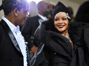 Rihanna várandós! Elképesztő fotókkal jelentették be A$AP Rocky-val közösen