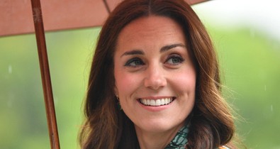 Kate Middleton gyönyörű ruhában emlékezett Dianára