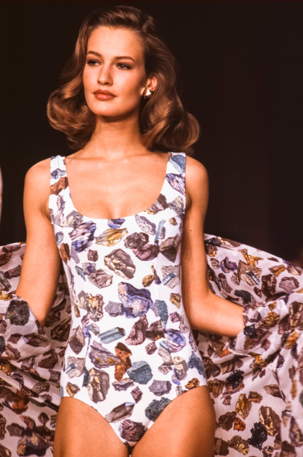 Karen Mulder a tavaszi/nyári kollekciójának bemutatóján 1989-ben