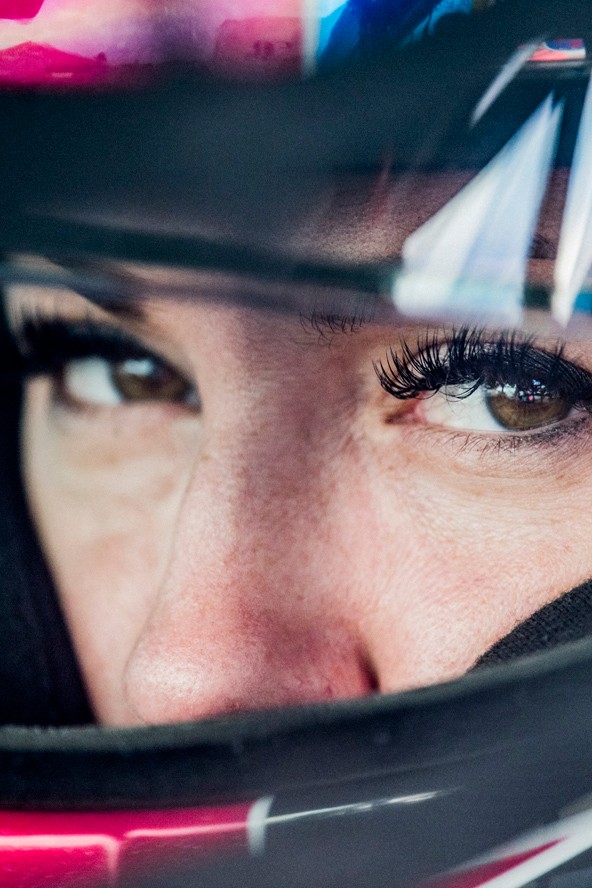 ´A versenypályán nem vagyok se férfi, se nő. Autóversenyző vagyok´