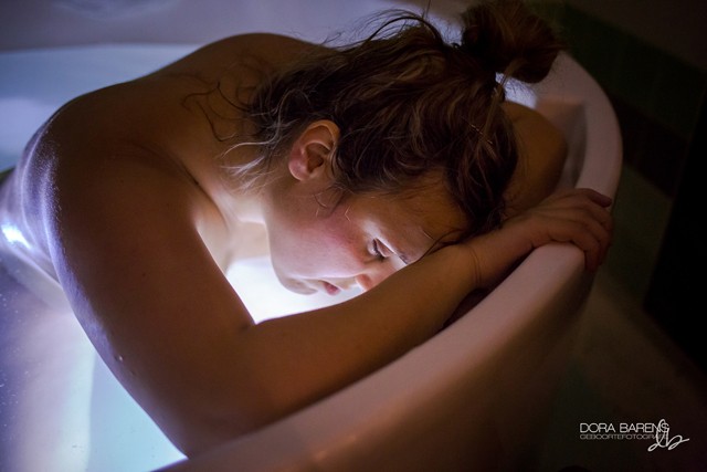 Exkluzív interjú! A népszerű magyar fotós nem csak a babákat, de a születés pillanatait is megörökíti