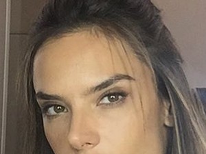 Mindenki a szupermodell szelfijén röhög