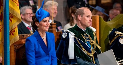 Katalin hercegné nyilvánosan huncutkodott Vilmos herceggel