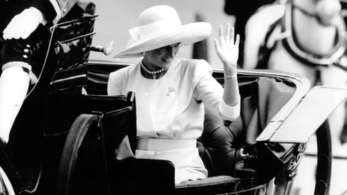 Szívszorító: ilyen volt amikor Diana hercegné és a kis Harry még együtt ünnepelték a királynő születésnapját