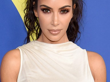 Kim Kardashian olyan, mint egy átlagos szomszéd lány és nagyon jól áll neki!