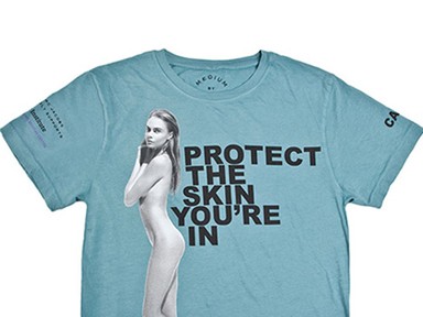 Cara meztelenül kampányol