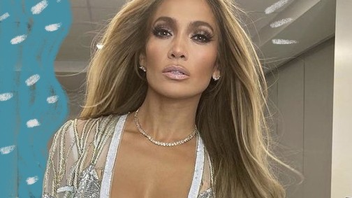 Így néz ki Jennifer Lopez smink nélkül: bemutatta a reggeli bőrápolási rutinját