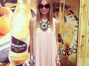 Iszak Eszti csodaszép szettben a Sziget 3. napján