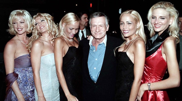 Hugh Hefner playmate-jei körében