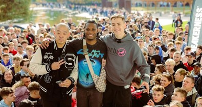 Több ezres sorok a Millenárison, világhírű sneaker legendák és extrém sneakerek: ilyen volt a Sneakerness Budapest 2024