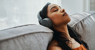 Gyakran hallgatsz szomorú zenéket? Így hat rád valójában