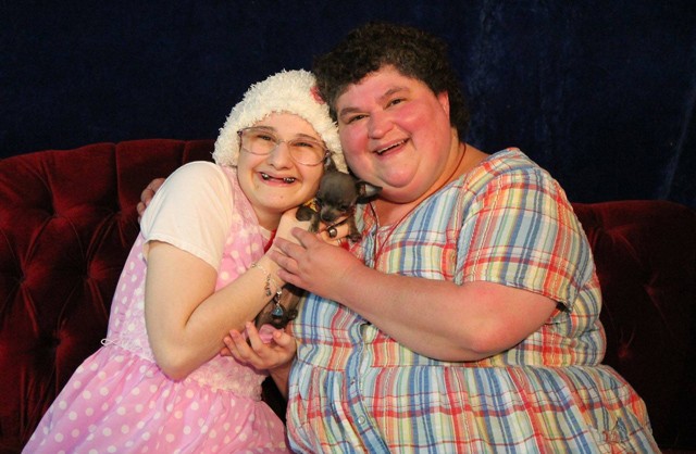 Kerekesszékbe kényszerítette lányát, aki megölette őt: valós történeten alapul a hátborzongató új sorozat