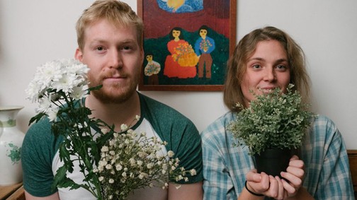 Íme az előadás, ami bonyolult párkapcsolati helyzeteket old meg humorral!