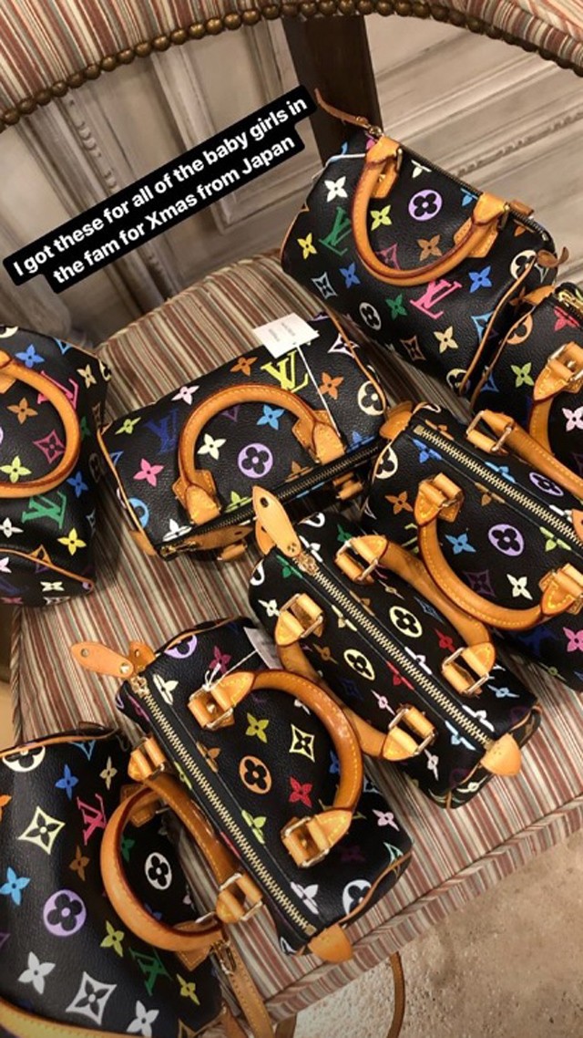 Laza 250 ezres táskával játszanak a Kardashian babák