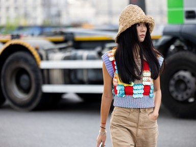 Berobbant az idei ősz legtrendibb ruhadarabja: így viseld a kötött mellényt