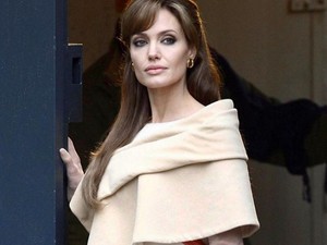 Angelina Jolie nem vonult nyugdíjba, egy misztikus thrillerben kapott szerepet