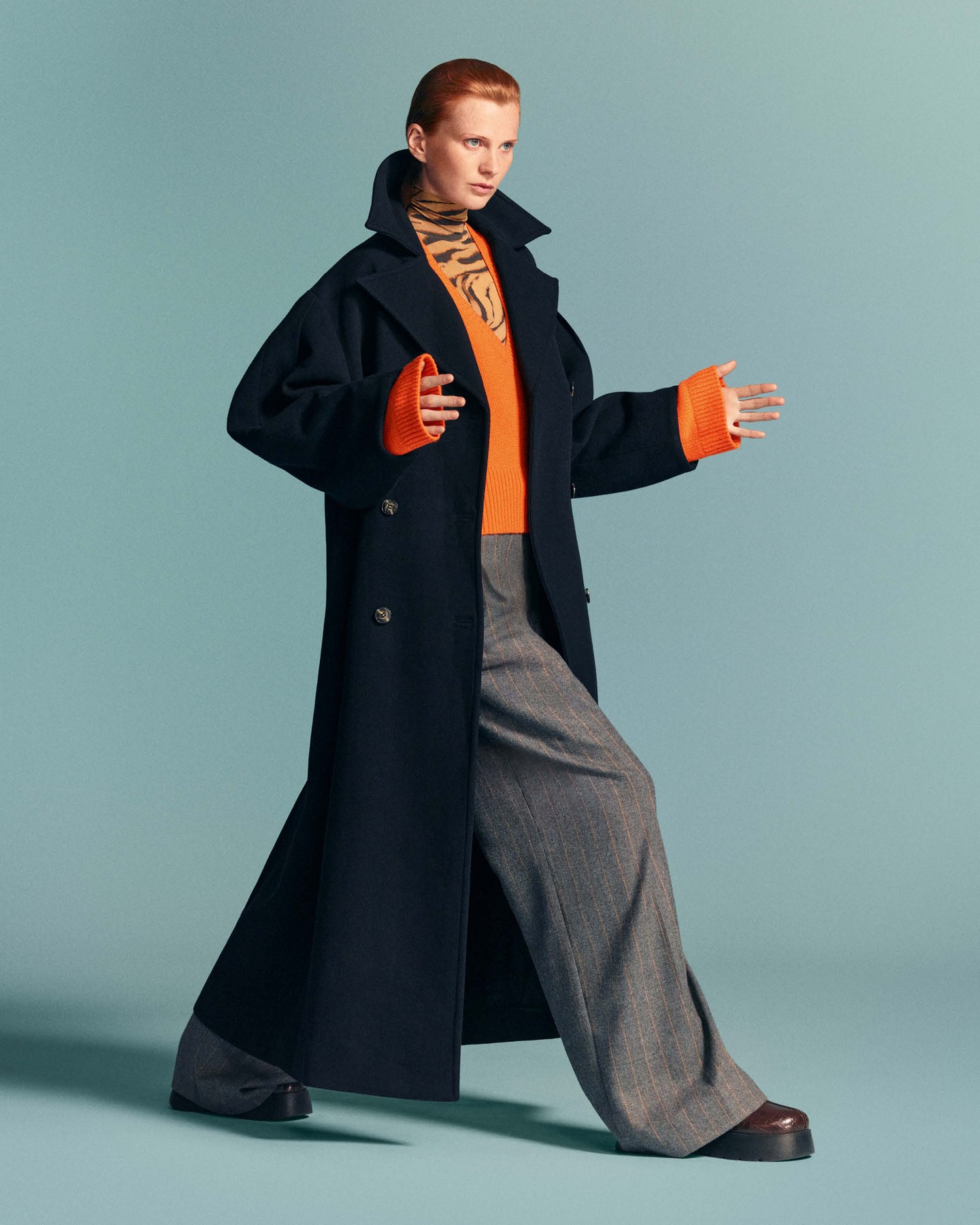 Charlie Osborne a GANNI 2025 ősz-tél kollekciójának darabjaiban